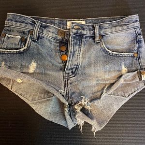 One Teaspoon Bandits denim shorts size 22